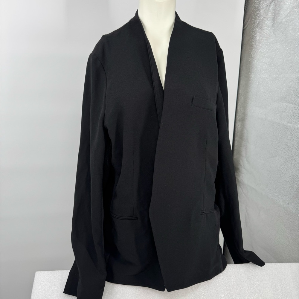 Chic Black Blazer
